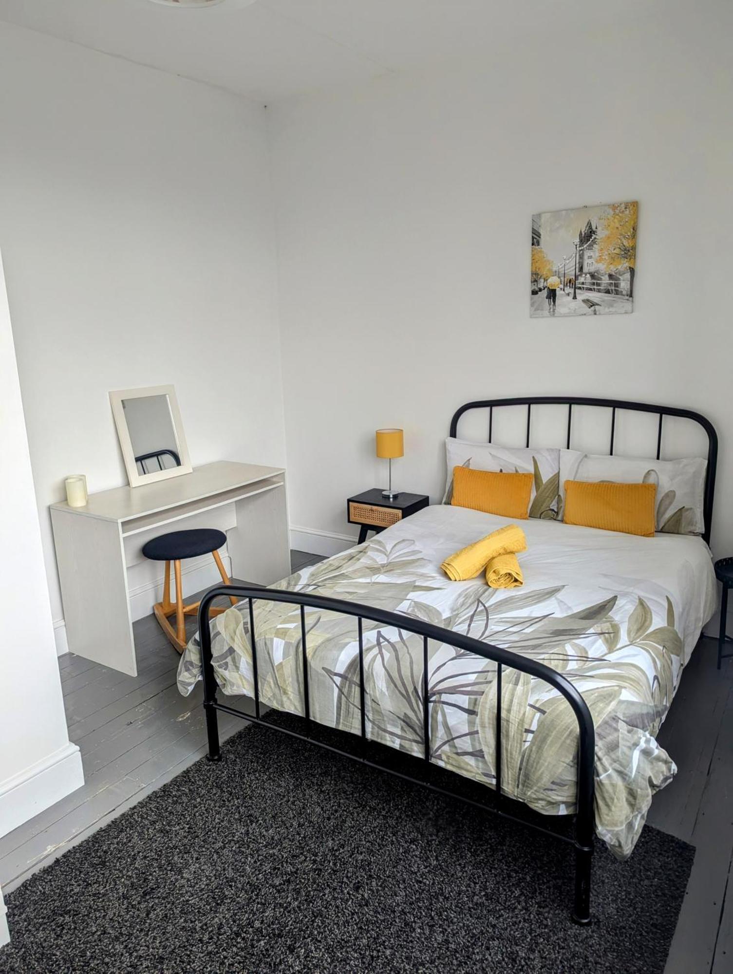 Contractor And Family Friendly Grade II Townhouse- 3 Bedrooms- Free Parking ノリッチ エクステリア 写真